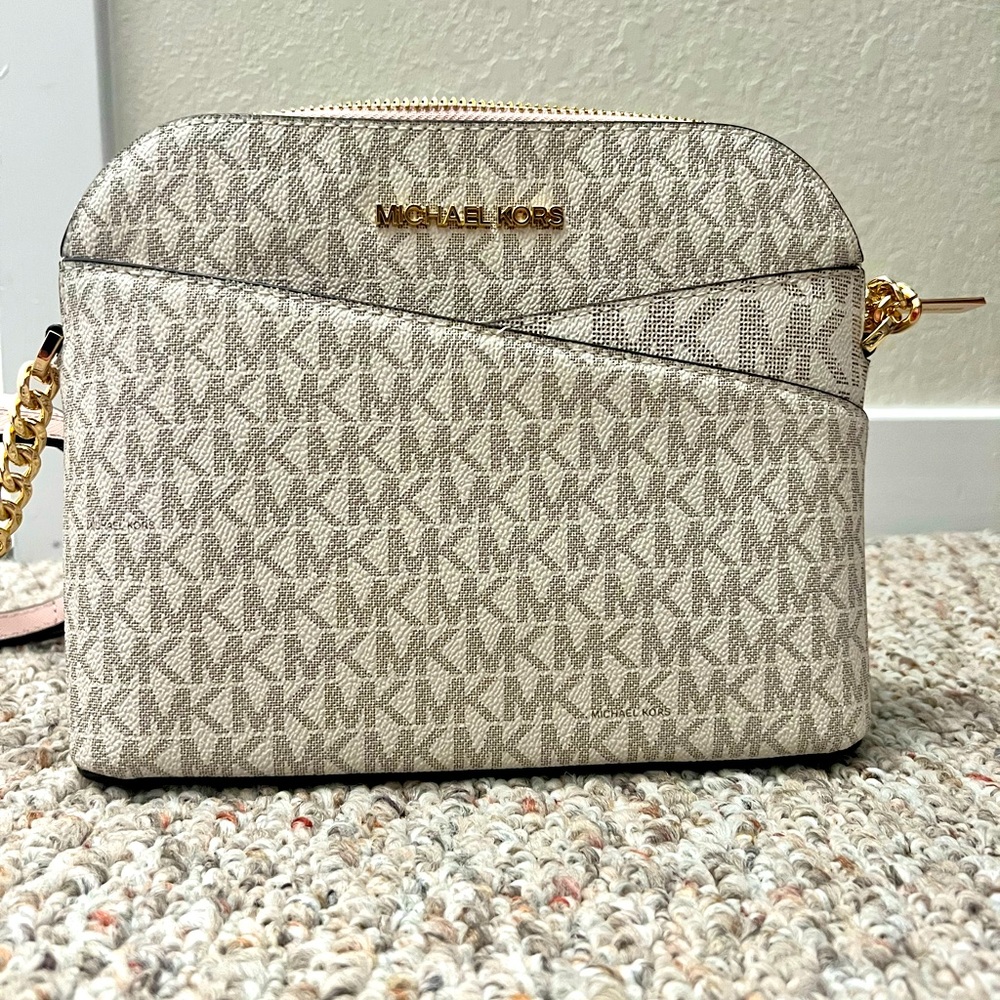 Michael Kors Jet Set Travel Crossbody
